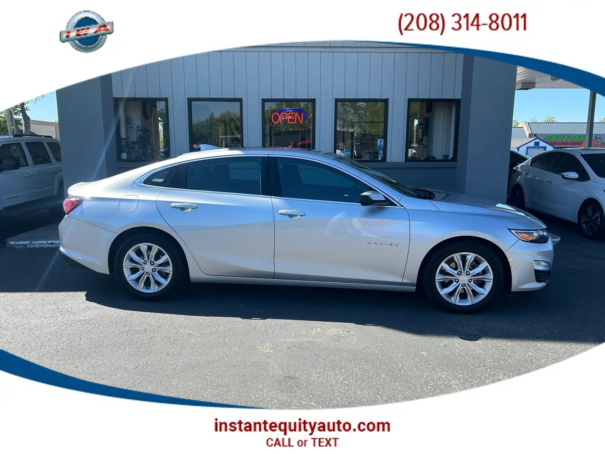 Used 2019 Chevrolet Malibu Hybrid w/ Leather Package FWD image 1
