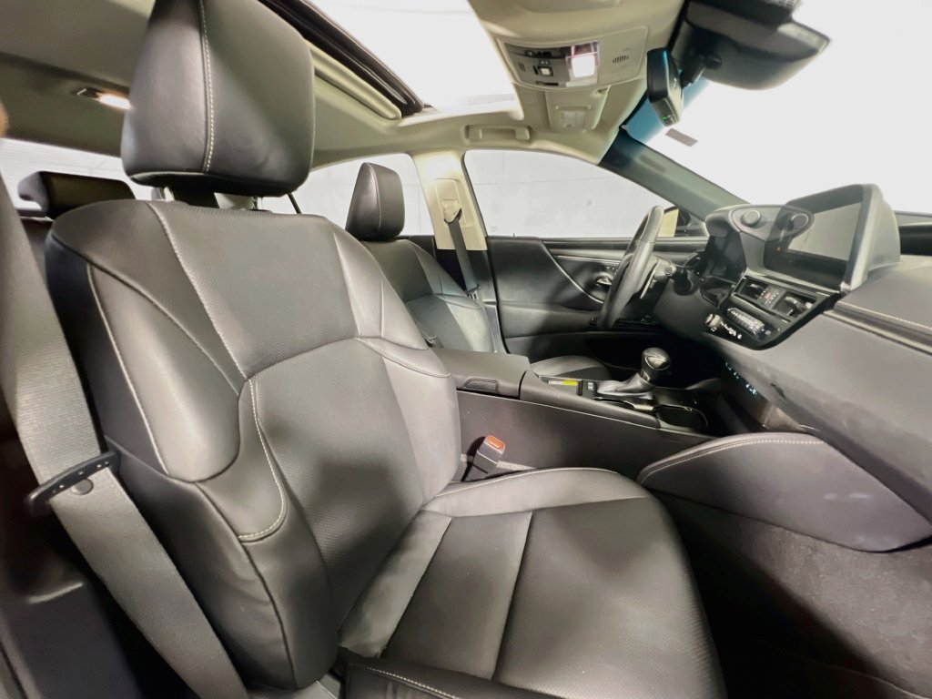 Used 2024 Lexus ES 300h w/ Premium Package FWD image 29