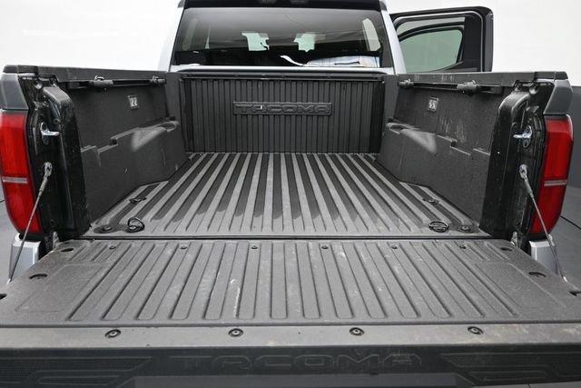 Certified 2026 Toyota Tacoma SR5 AWD/4WD image 30