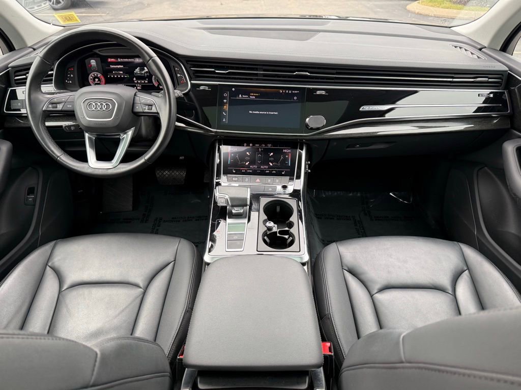 Used 2023 Audi Q7 3.0T Premium image 14