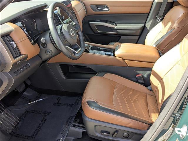 Certified 2023 Nissan Pathfinder Platinum AWD/4WD image 17