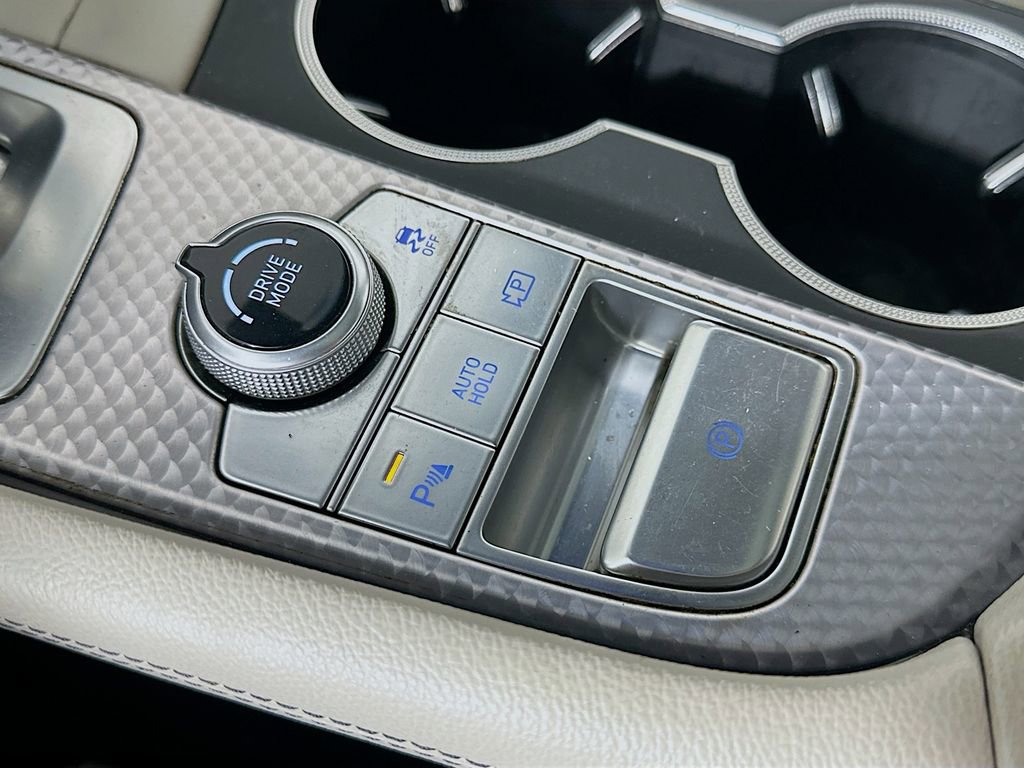 Used 2023 Genesis G70 2.0T w/ Sport Prestige Package image 39