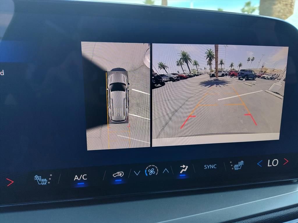 New 2026 Chevrolet Traverse LT FWD image 11
