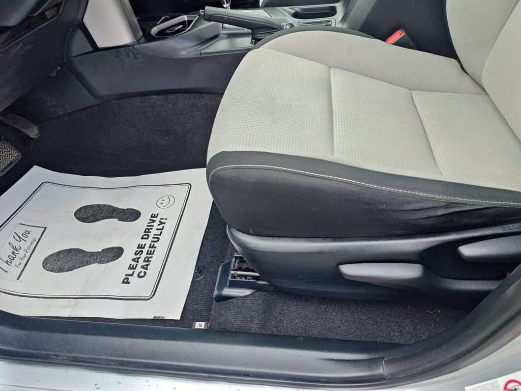 Used 2016 Toyota RAV4 XLE AWD/4WD image 27