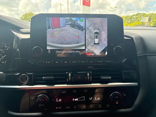 Used 2024 Nissan Pathfinder SL FWD image 26
