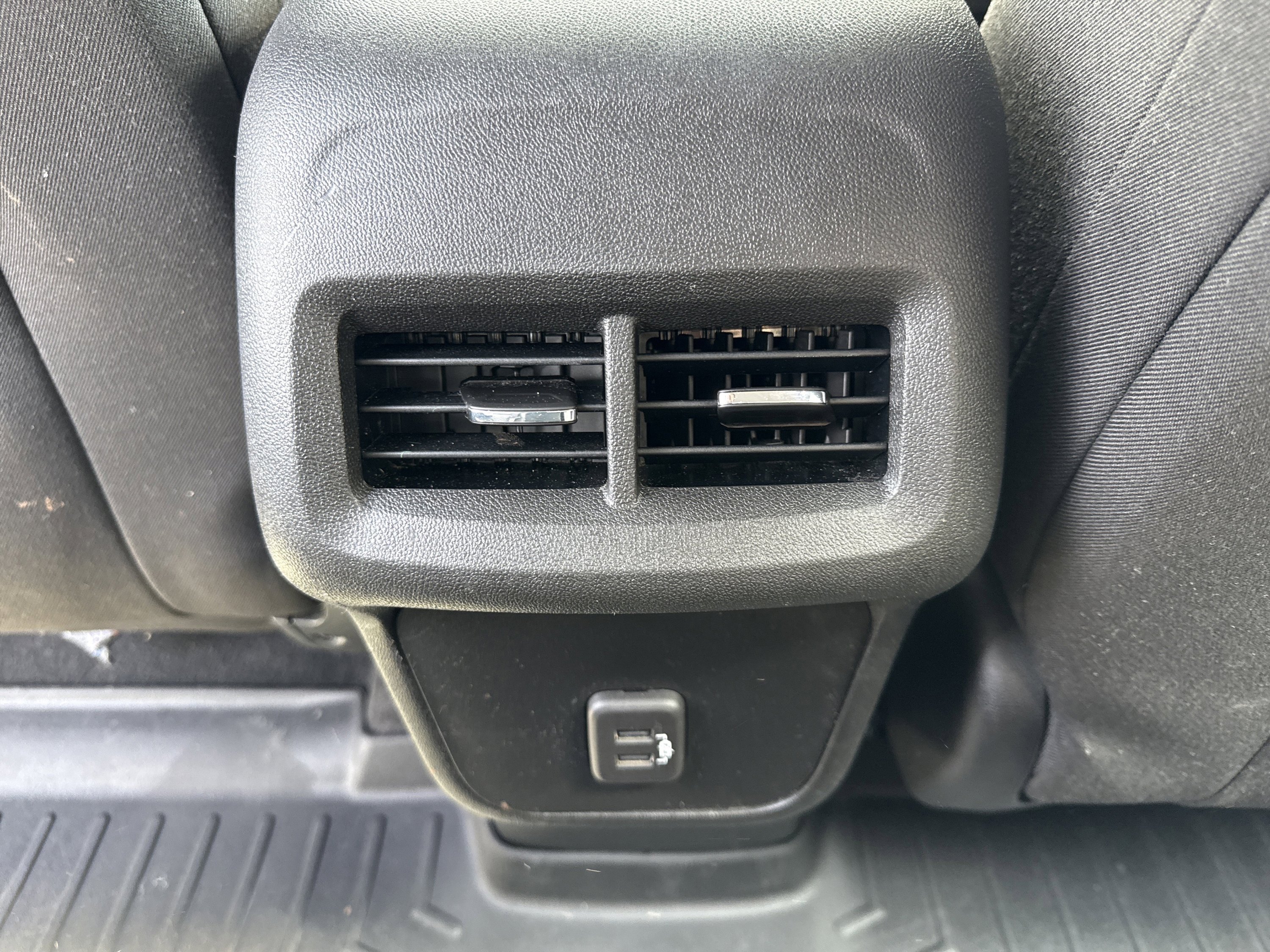 Used 2020 Chevrolet Equinox LS image 10