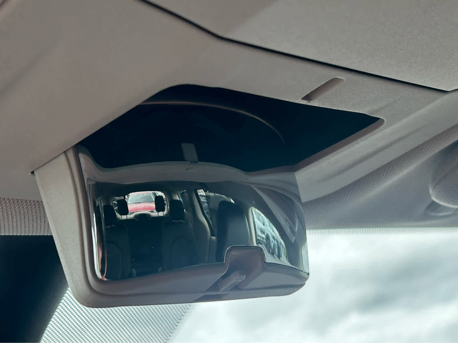 Used 2018 Chrysler Pacifica Touring-L w/ Advanced Safetytec Group FWD image 50