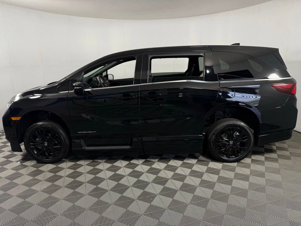 Used 2025 Honda Odyssey Sport-L image 4