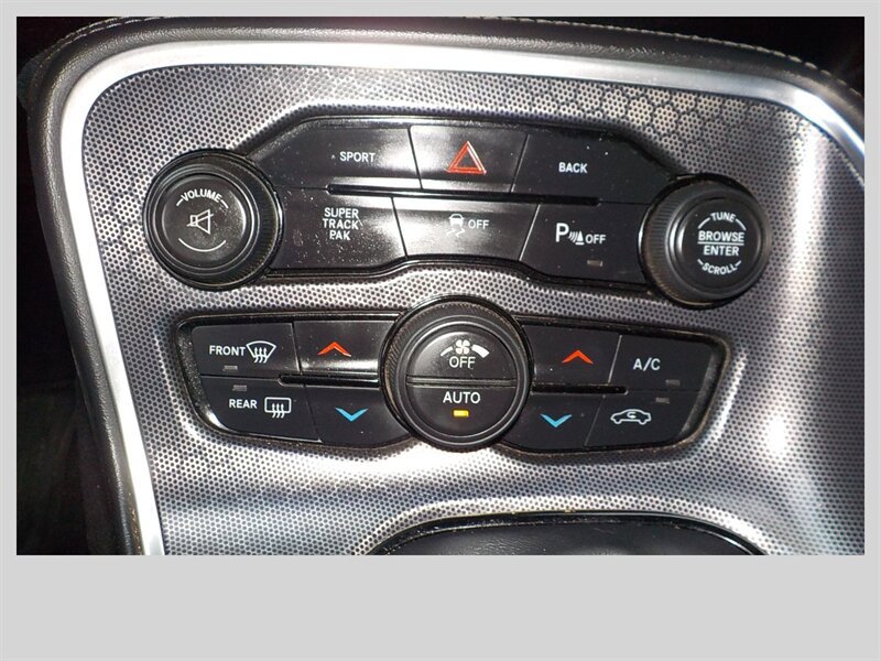 Used 2015 Dodge Challenger R/T Scat Pack w/ Leather Interior Group RWD image 23