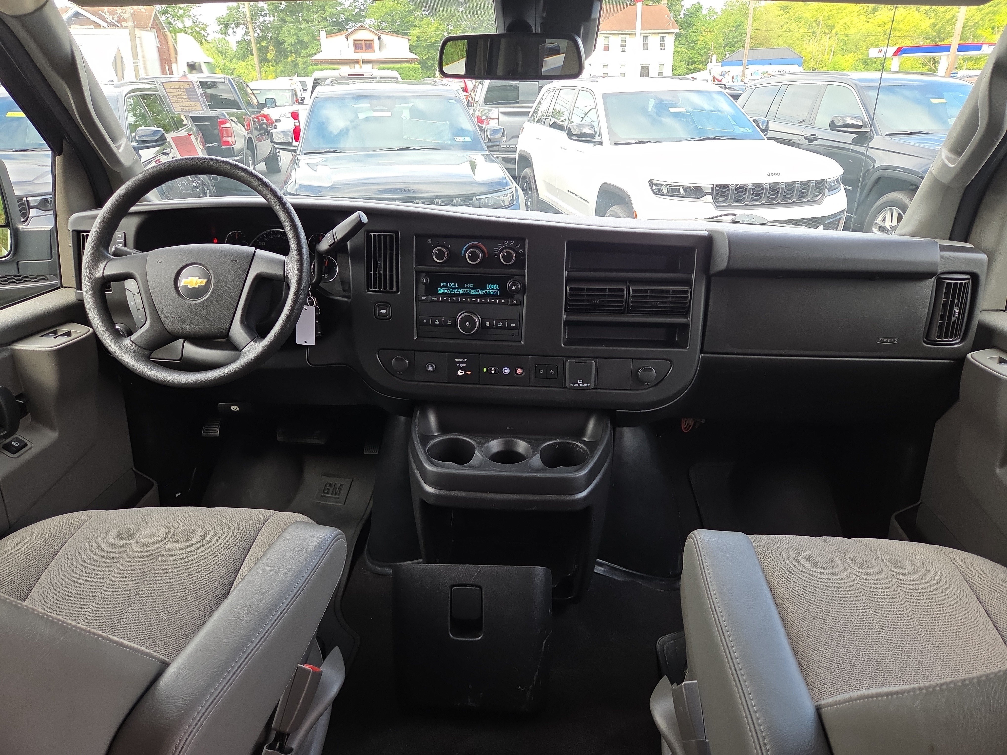 Used 2020 Chevrolet Express 2500 LT w/ LT Preferred Equipment Group RWD image 25