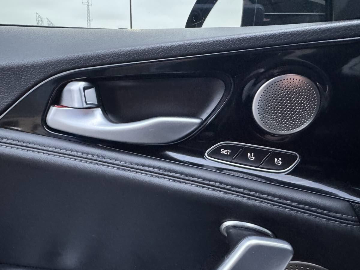 Used 2018 Kia Stinger Premium image 27