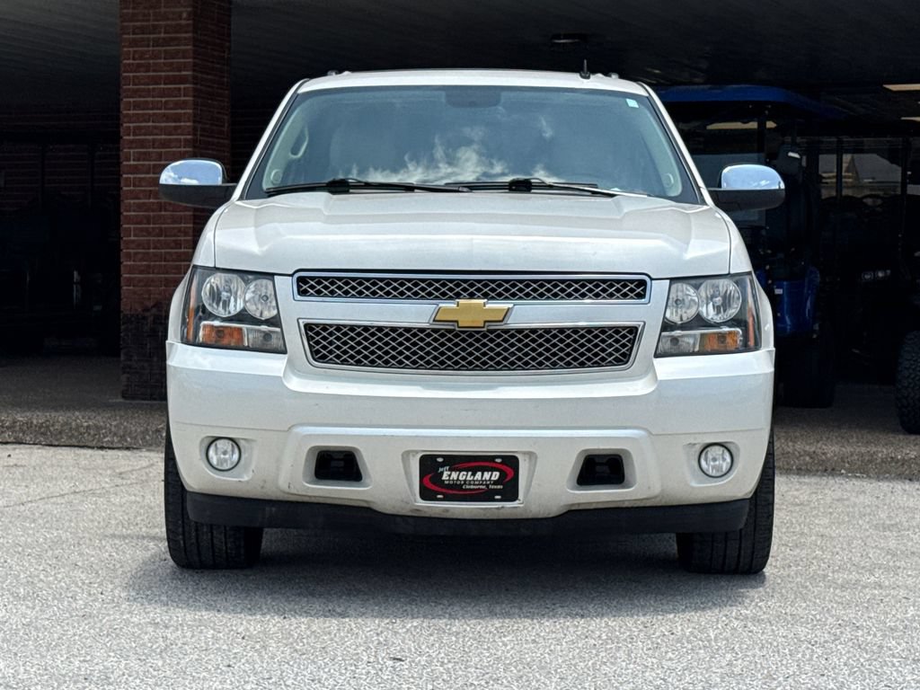 Used 2013 Chevrolet Suburban LTZ RWD image 2