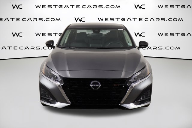 Used 2024 Nissan Altima 2.5 SR FWD image 2