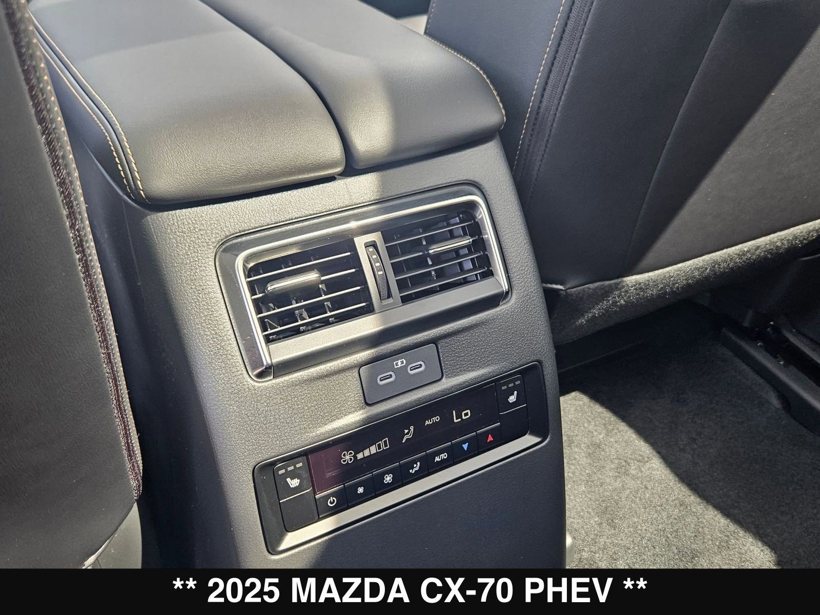 New 2025 MAZDA CX-70 Plug-In Hybrid w/ Premium Plus image 22