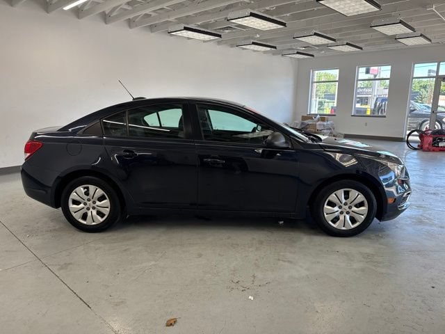 Used 2015 Chevrolet Cruze LS FWD image 13
