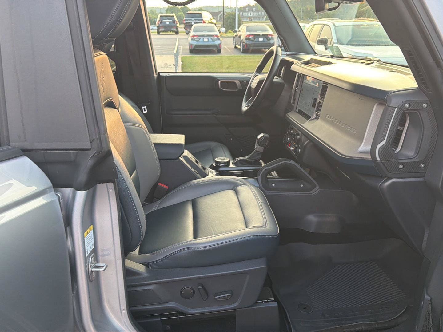 Used 2024 Ford Bronco Outer Banks AWD/4WD image 13