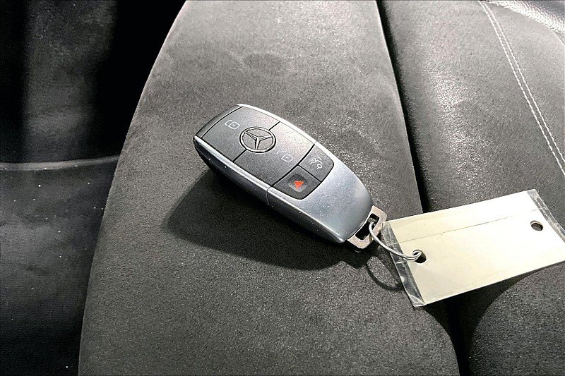 Used 2021 Mercedes-Benz C 300 Sedan image 8