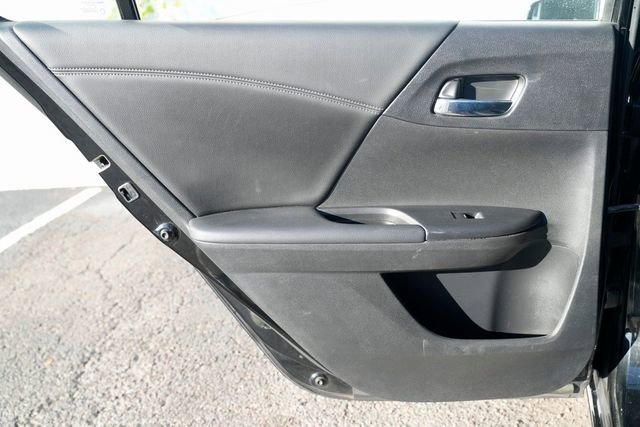 Used 2015 Honda Accord Touring image 31