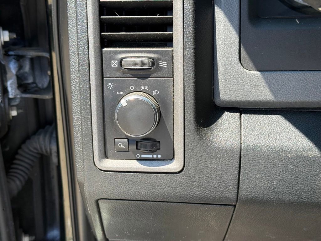 Used 2016 RAM 2500 Tradesman w/ Chrome Appearance Group AWD/4WD image 19