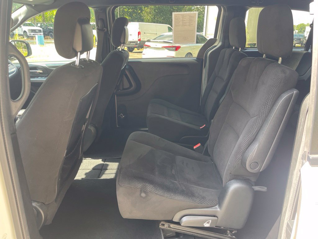 Used 2017 Dodge Grand Caravan SE FWD image 15