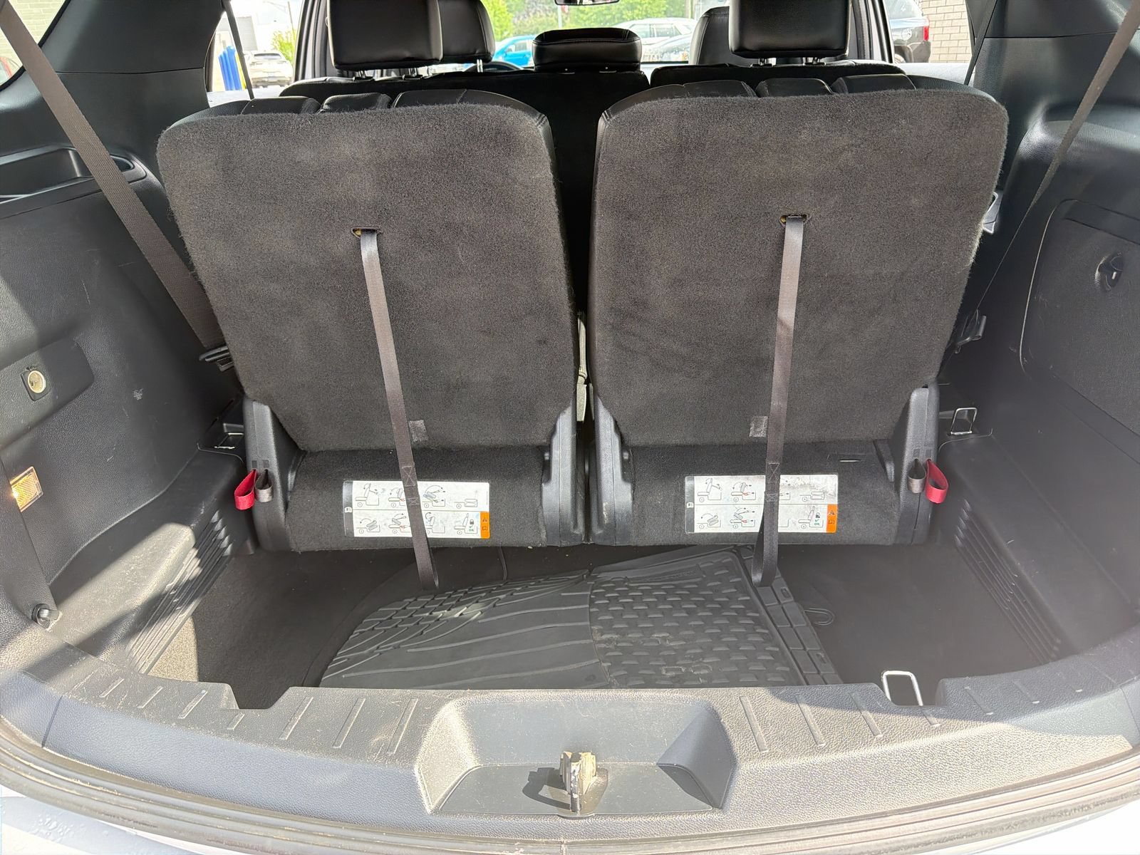 Used 2017 Ford Explorer XLT w/ Equipment Group 202A FWD image 39