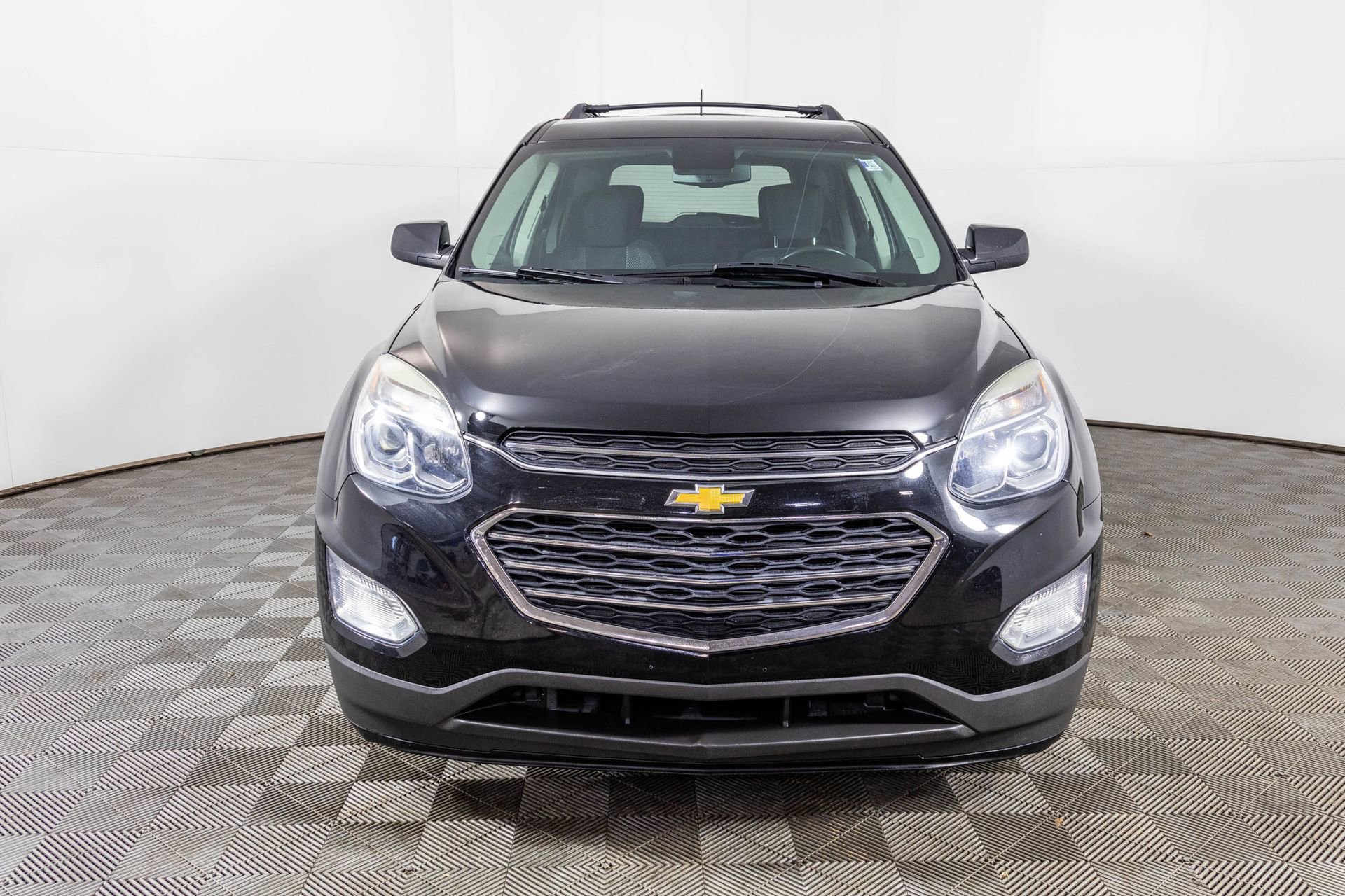 Used 2017 Chevrolet Equinox LT w/ Convenience Package image 9
