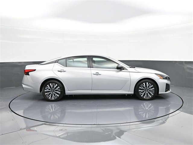 Used 2024 Nissan Altima 2.5 SV image 24