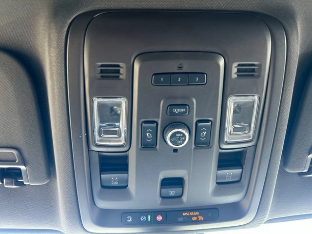 Used 2022 GMC Yukon XL SLT w/ SLT Premium Package AWD/4WD image 34