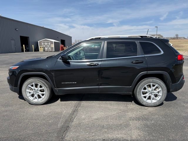 Used 2016 Jeep Cherokee Latitude w/ Cold Weather Group image 4
