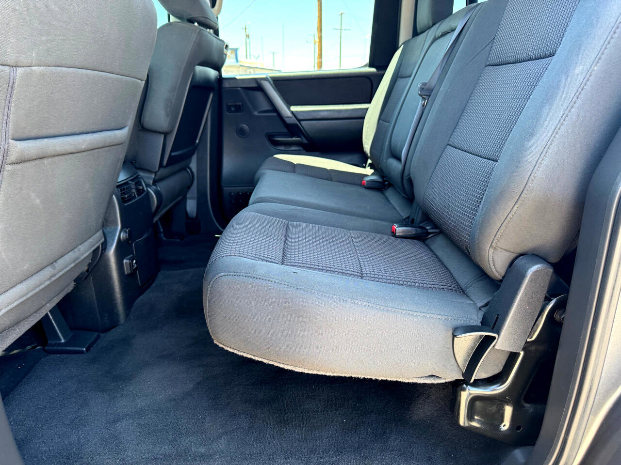Used 2014 Nissan Titan SV w/ SV Value Truck Package image 40
