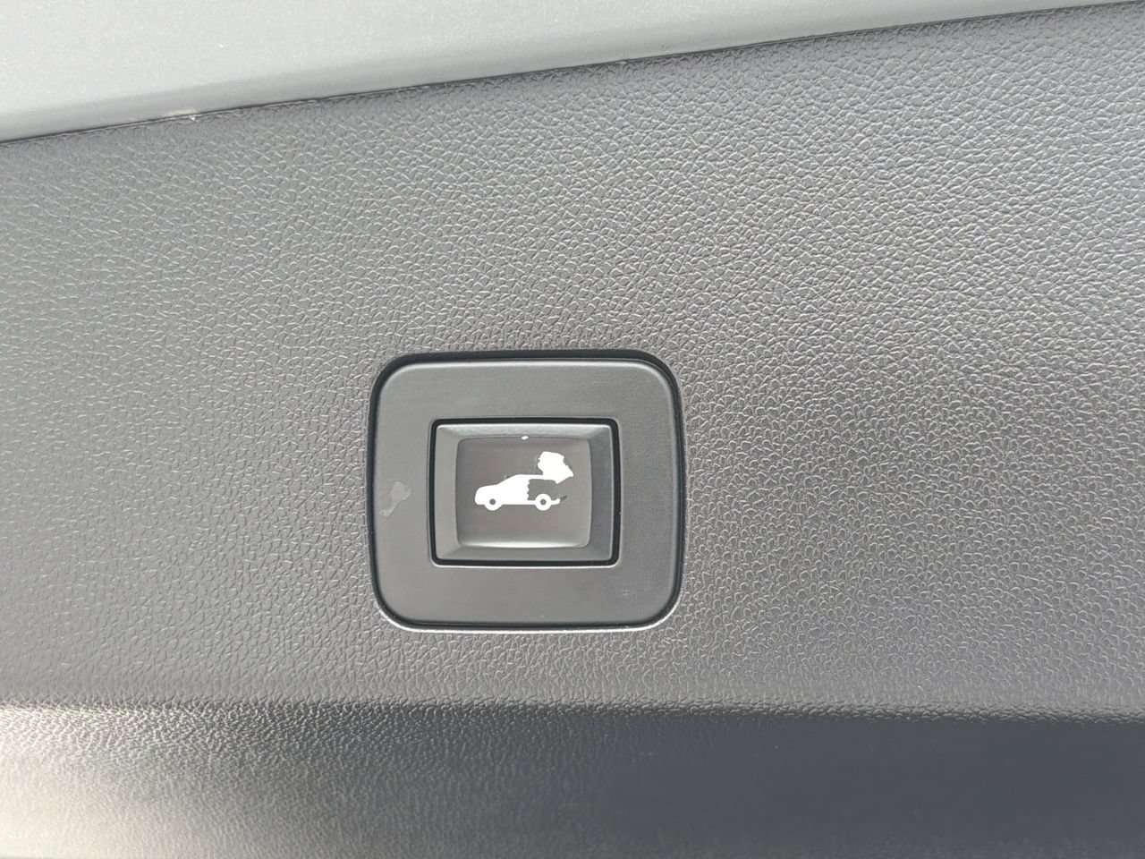 Used 2020 Buick Encore GX Essence FWD image 9