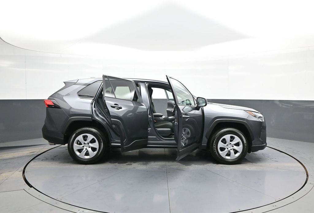Used 2025 Toyota RAV4 LE image 41
