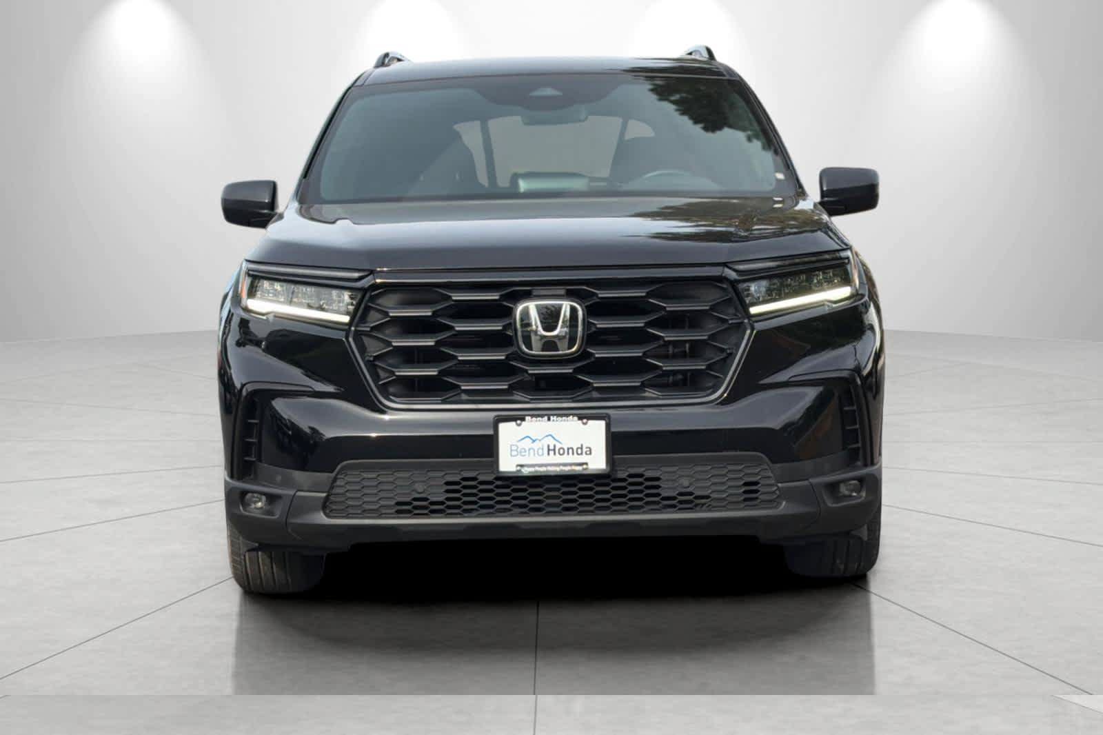 Used 2025 Honda Pilot Sport image 10