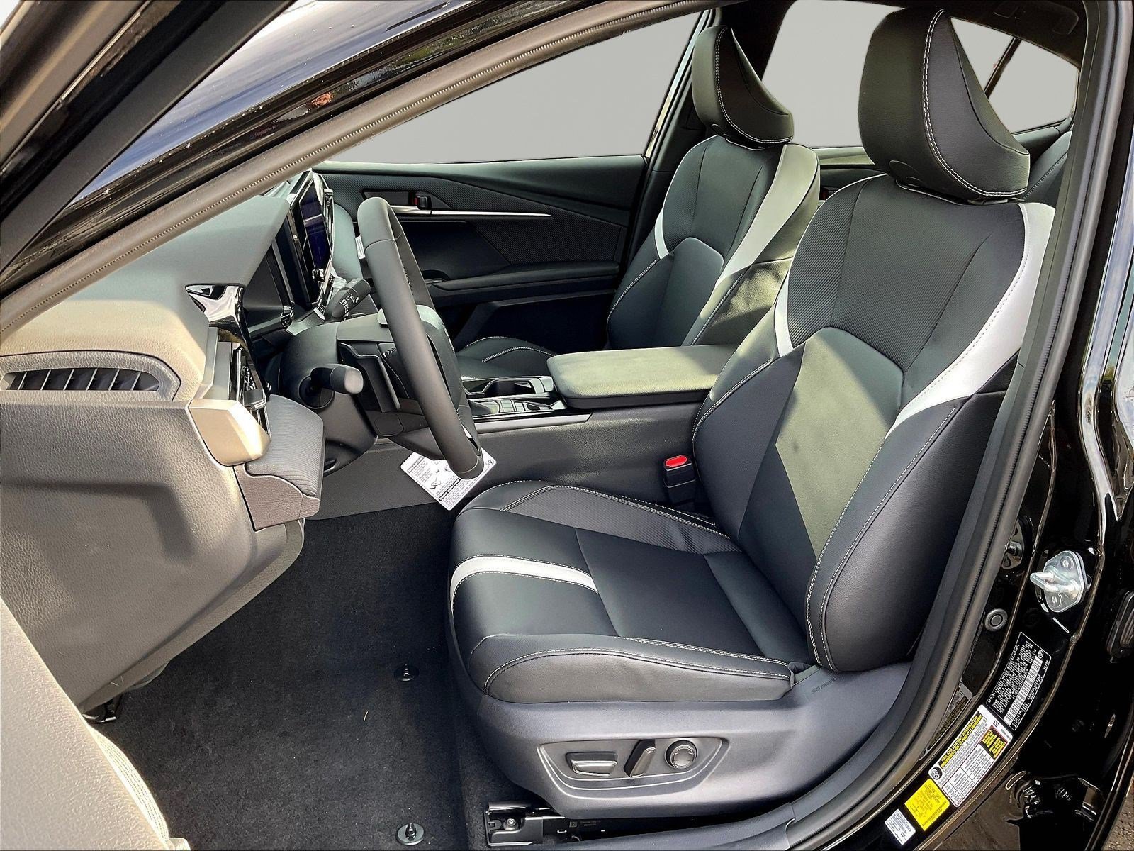 New 2026 Toyota Camry SE FWD image 17