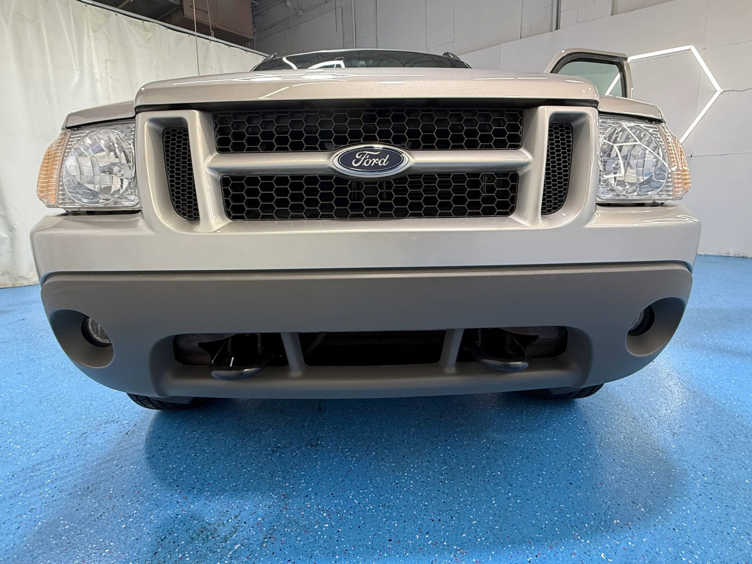 Used 2003 Ford Explorer Sport Trac XLT image 52