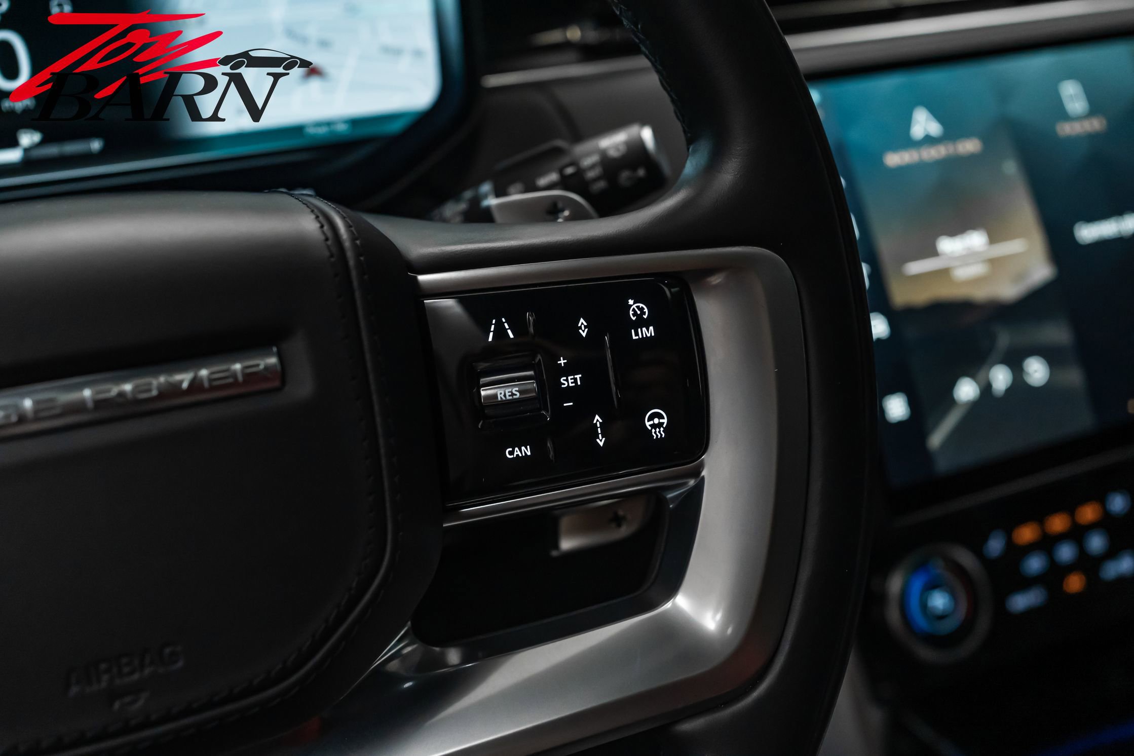 Used 2023 Land Rover Range Rover SE image 32