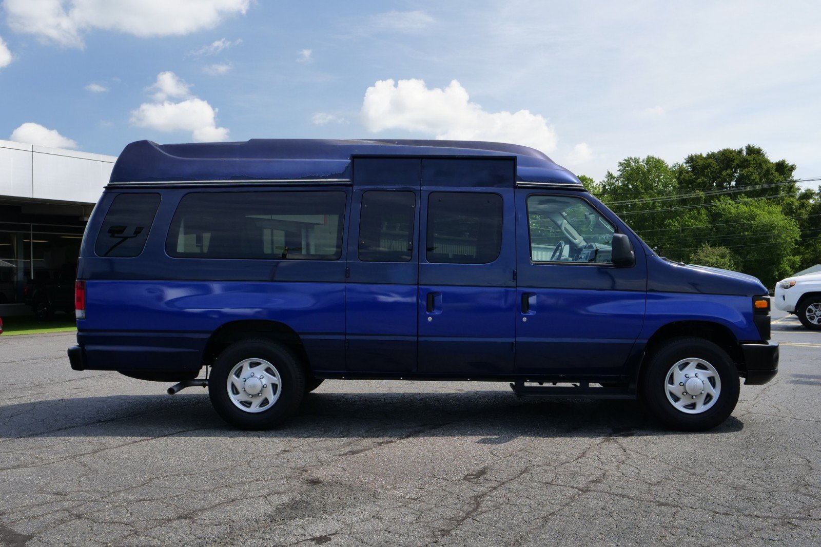 Used 2010 Ford E-250 and Econoline 250 Extended RWD image 15