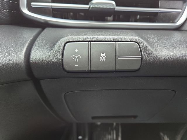 Certified 2024 Hyundai Elantra SEL image 18