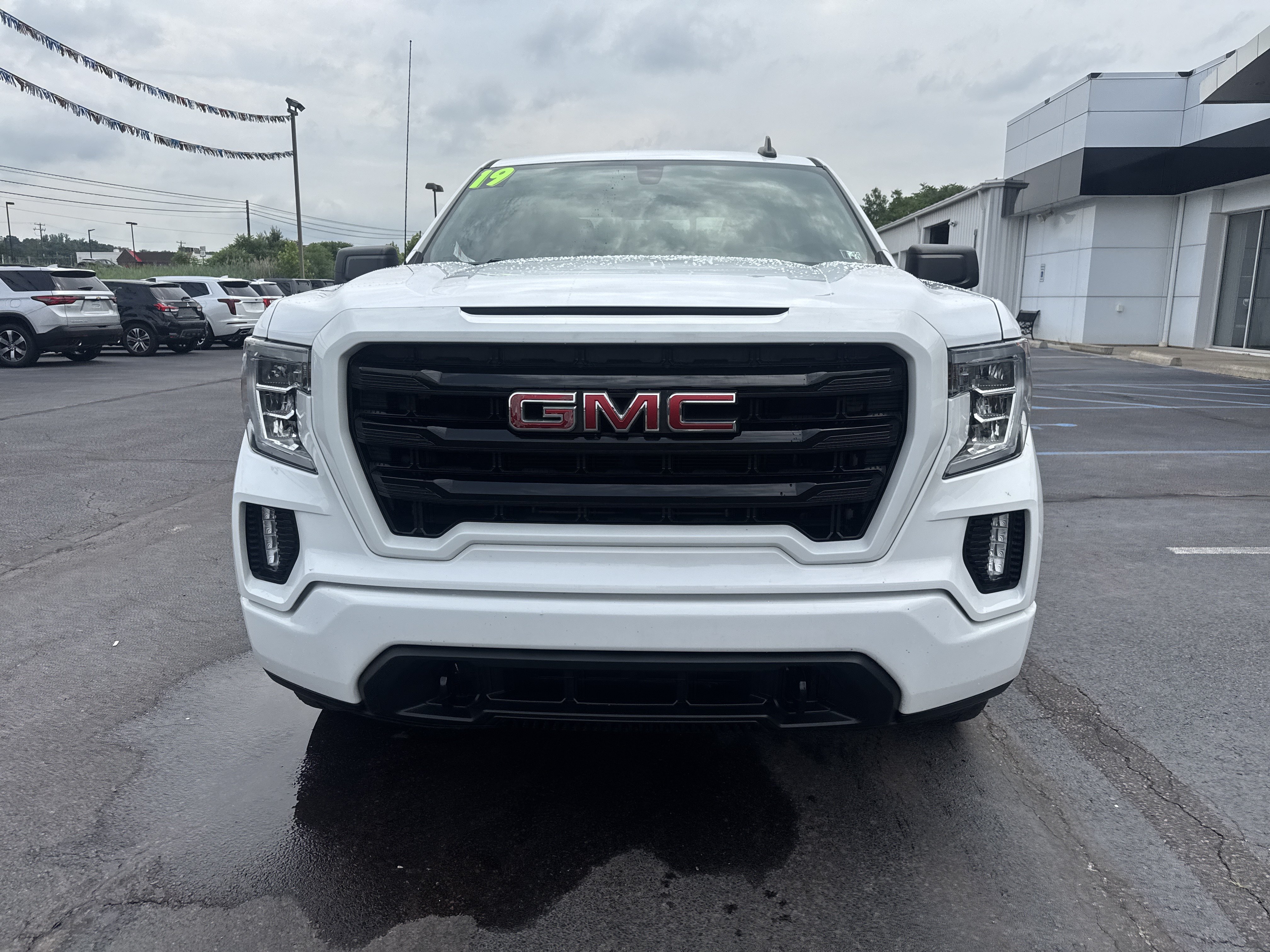 Used 2019 GMC Sierra 1500 Elevation w/ Elevation Value Package AWD/4WD image 9