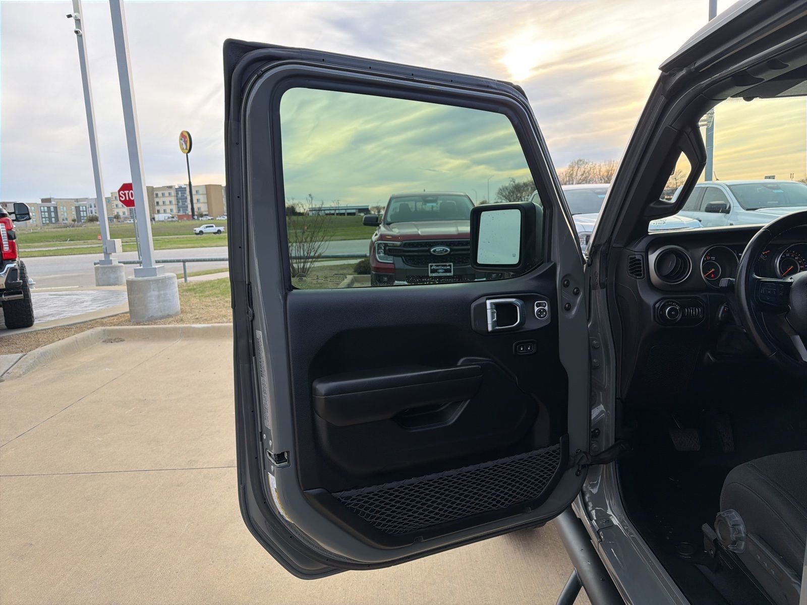 Used 2020 Jeep Wrangler Sport S image 14