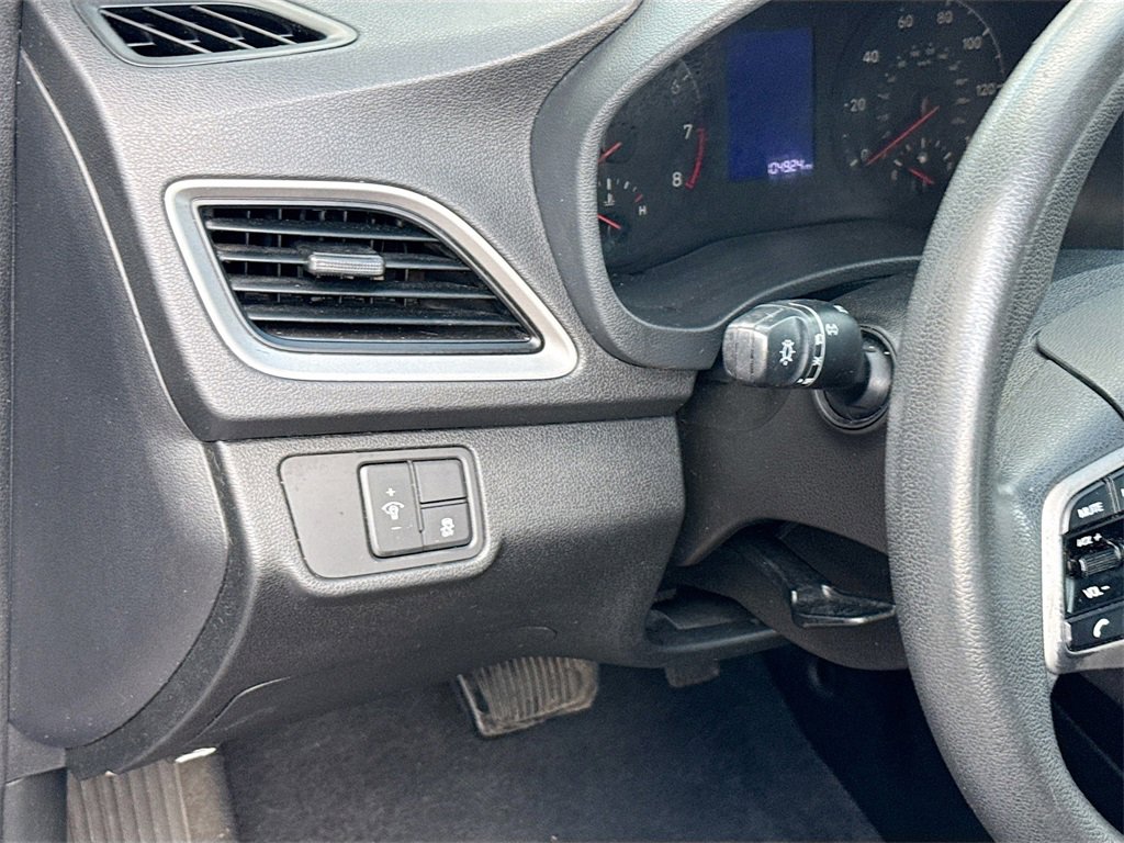 Used 2020 Hyundai Accent SE image 11