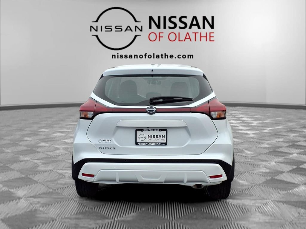 Certified 2025 Nissan Kicks Play S image 26