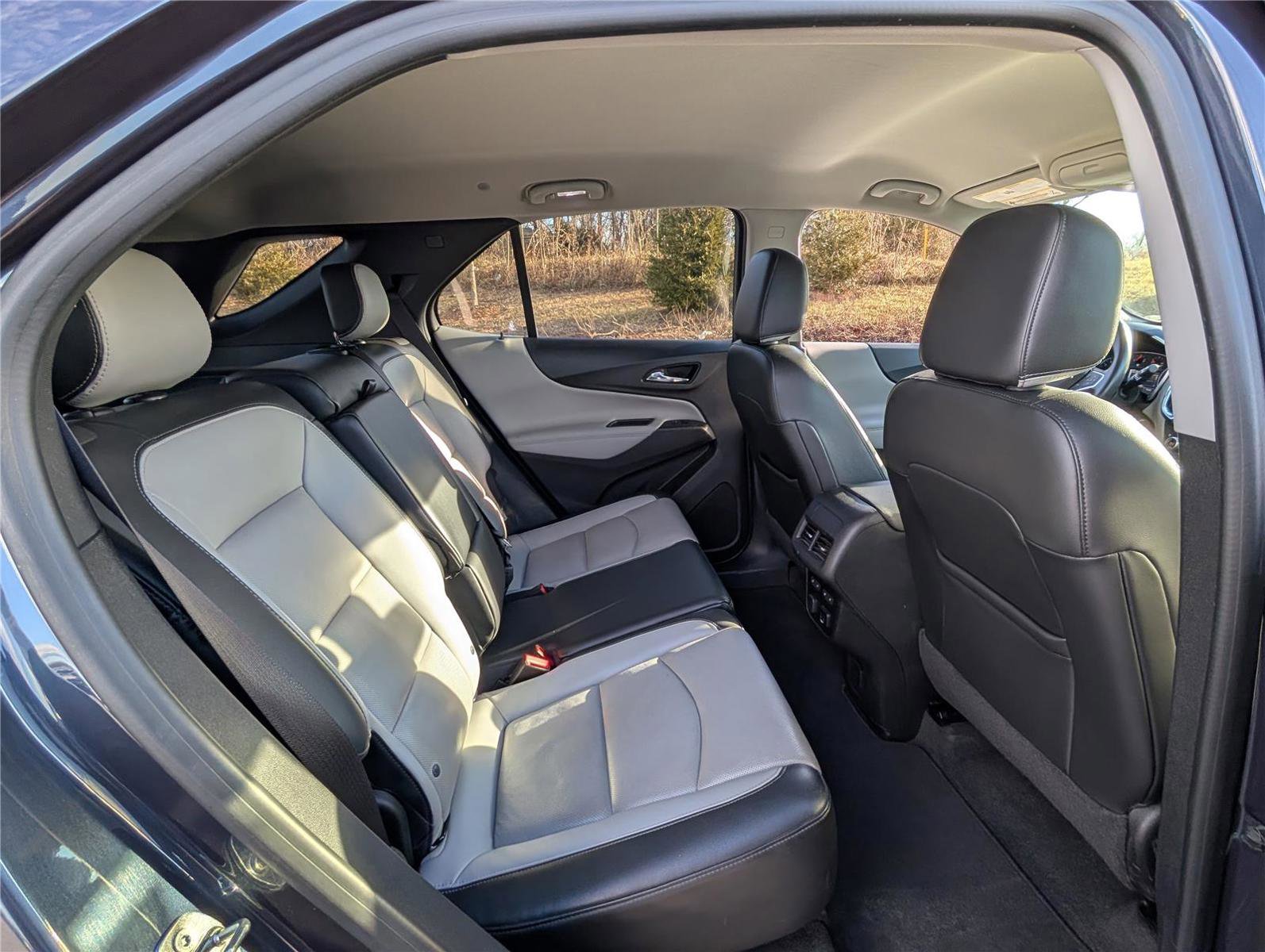 Used 2018 Chevrolet Equinox Premier image 11