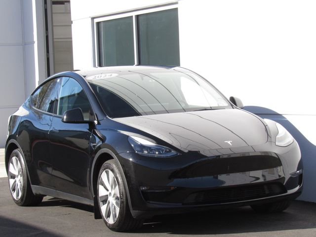 Used 2024 Tesla Model Y Long Range image 2