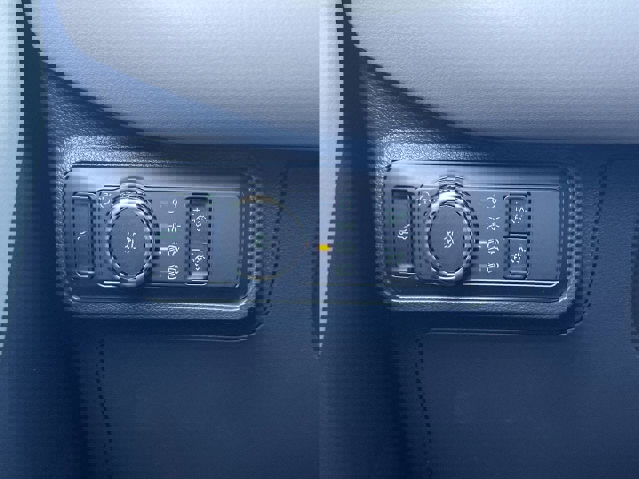 New 2026 Ford Explorer Active w/ Active Comfort Package image 13