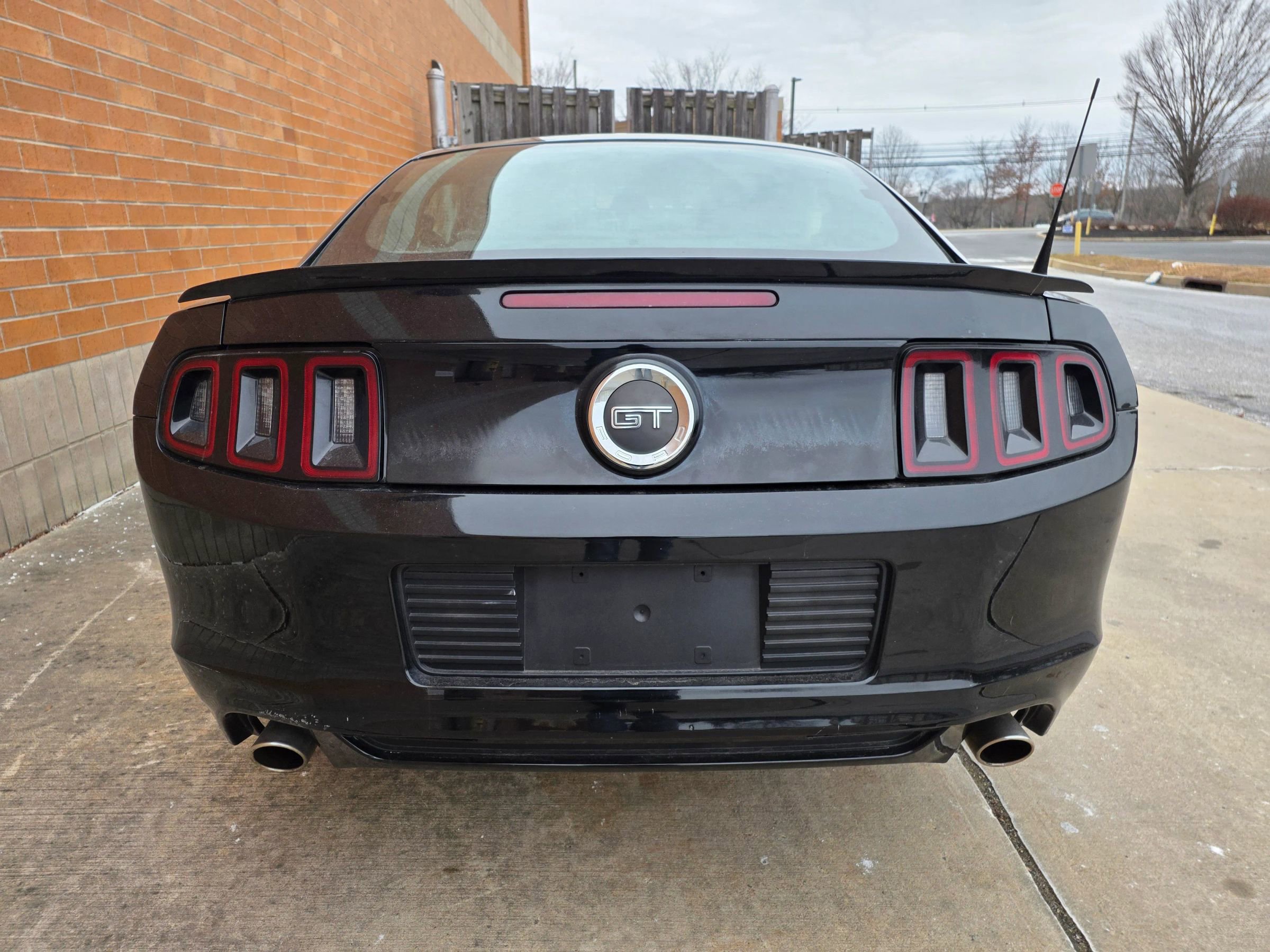 Used 2014 Ford Mustang GT RWD image 9