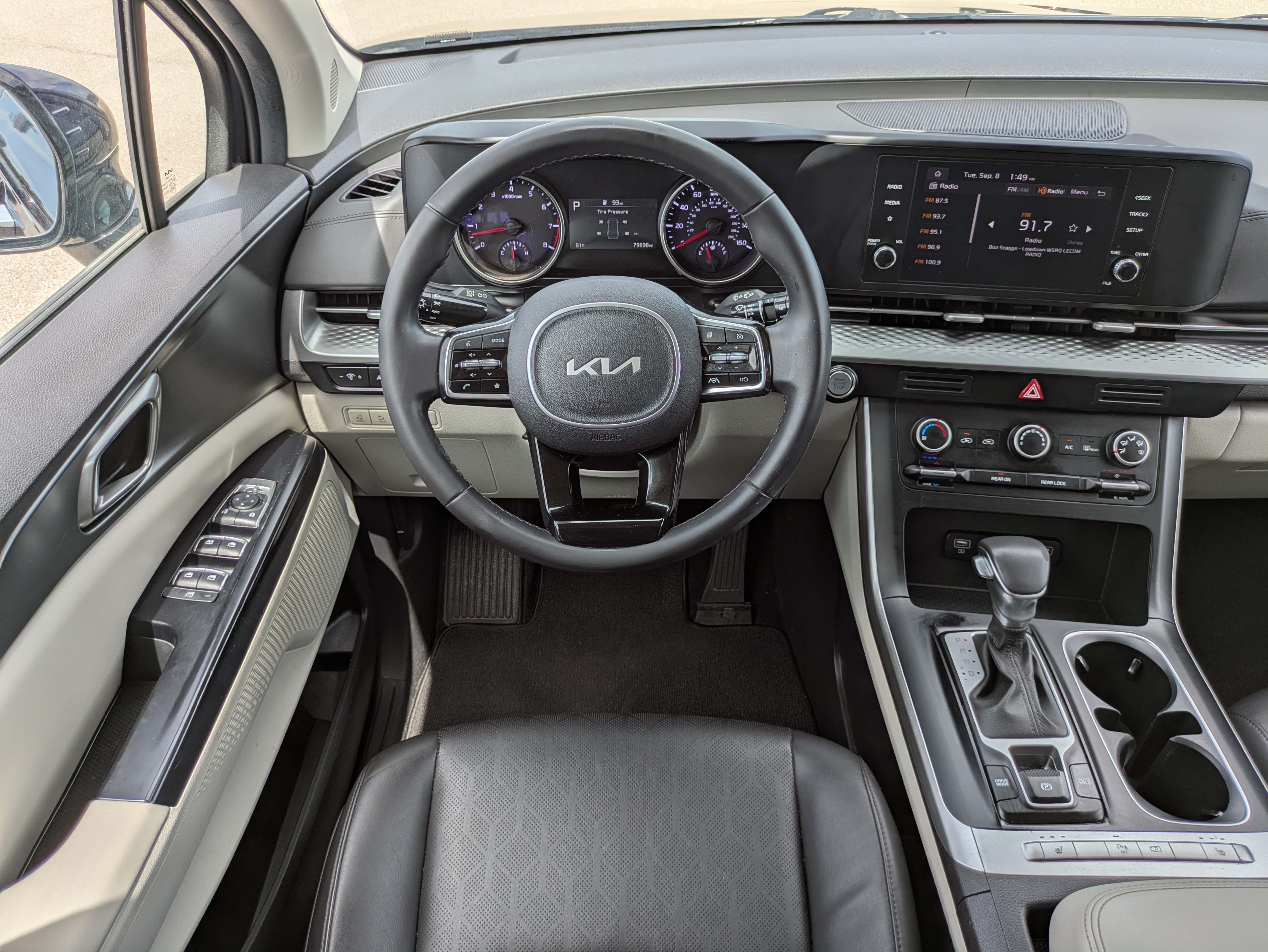 Certified 2024 Kia Carnival LX FWD image 16