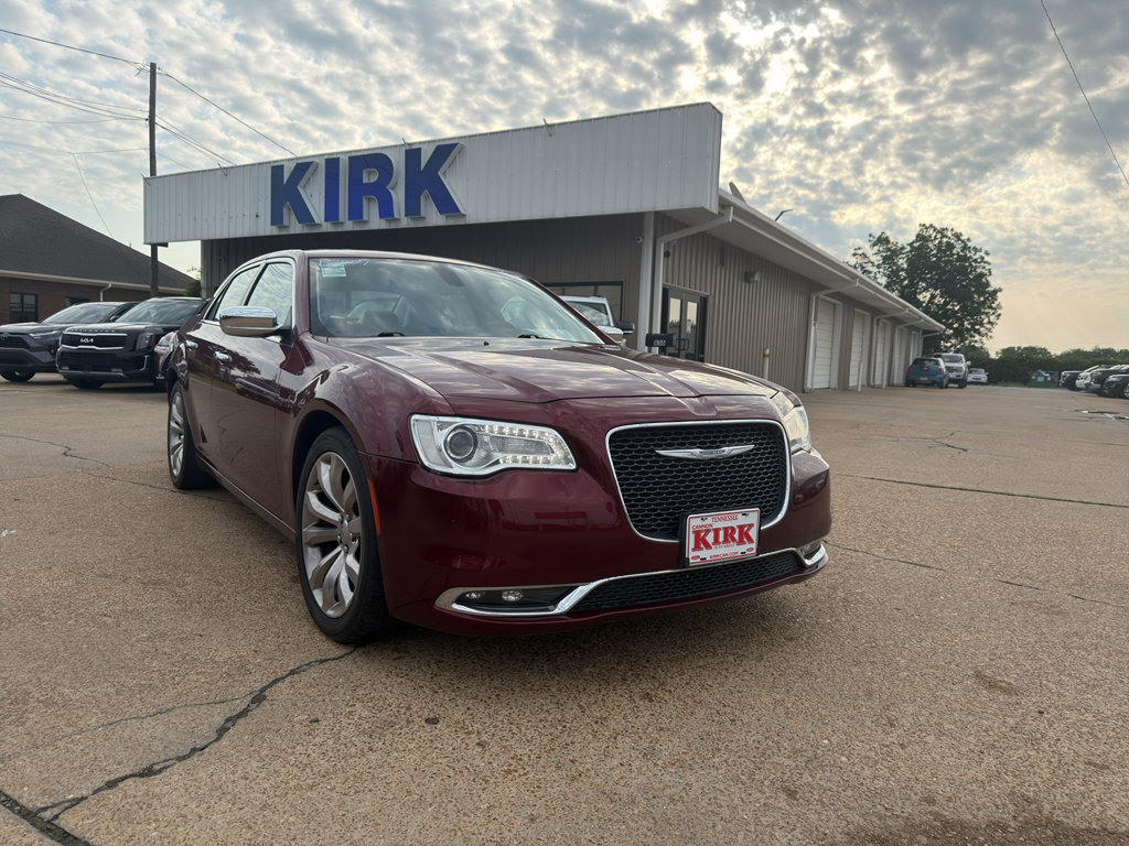 Used 2018 Chrysler 300 Limited RWD image 7