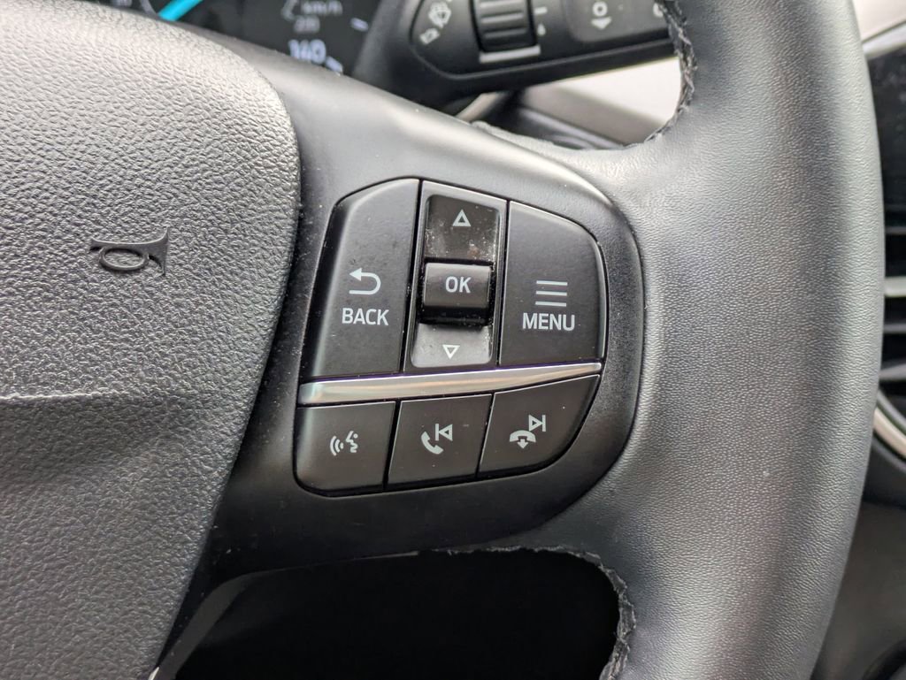 Used 2022 Ford Escape SE w/ SE Sport Appearance Package image 26