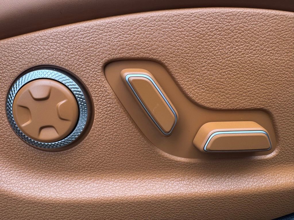 Used 2025 Genesis GV80 3.5T Prestige image 32